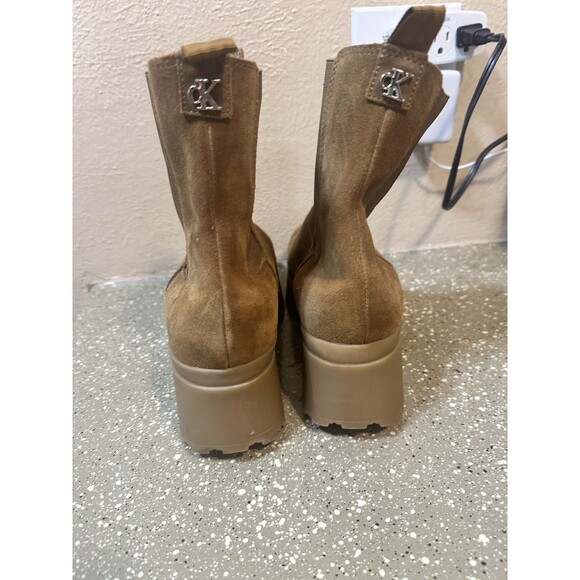 NEW Calvin Klein Women's Nevia Chelsea Wedge Ankle Boot - Cognac Suede - 10 - Picture 2 of 6